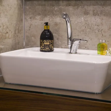 Отель Maxuite In