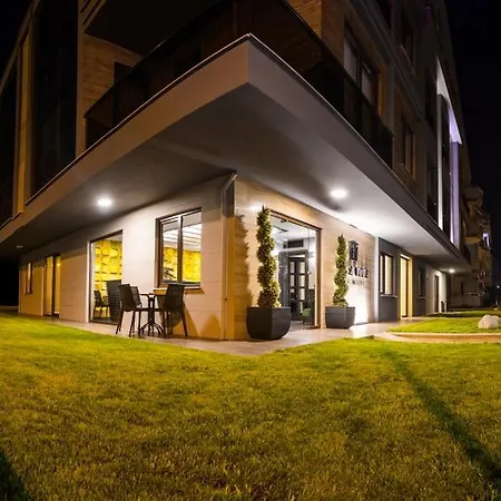 Отель Maxuite In